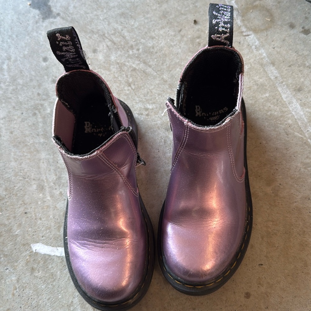 Dr. Martens Kids Boots in Metallic Purple